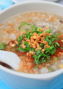 Ayurvedische Reissuppe mit Mango und Wirsing zur Entschlackung