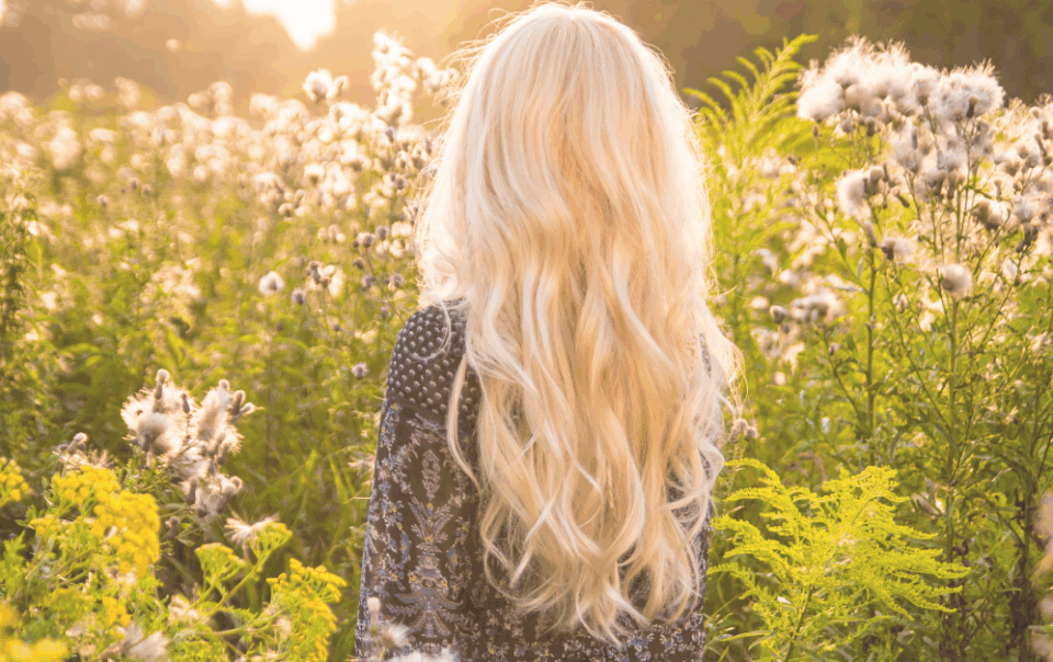 Der Herbst ist Vata-Zeit: Erfahre, wie Ayurveda dir hilft, Müdigkeit, Unruhe und Schlafprobleme auszugleichen. Online-Inspirationen bei Ayurveda Happiness.